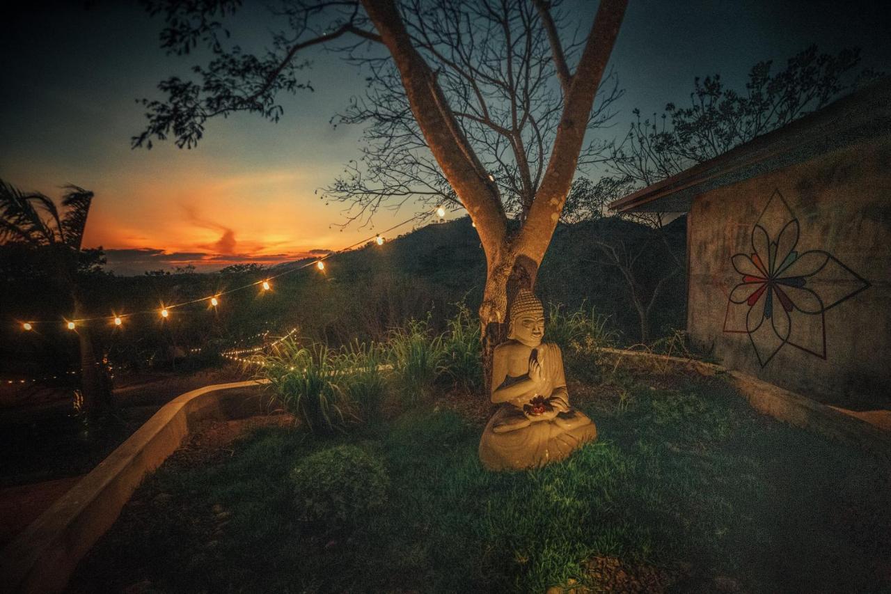 Alaya Yoga & Surf & Retreat Hotel Playa Venao Bagian luar foto